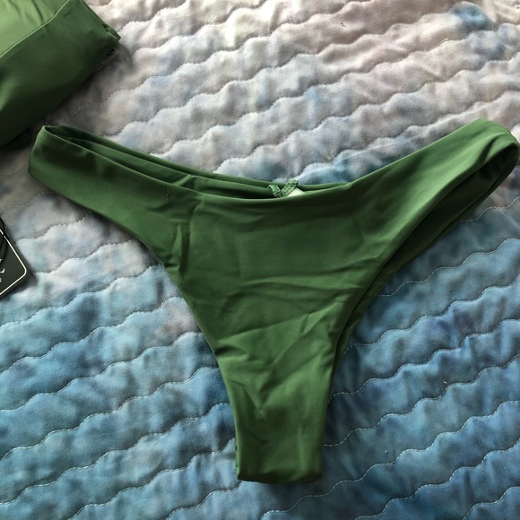 ZAFUL Bandeau Bikini BNWT 🌿 - Picture 5 of 6
